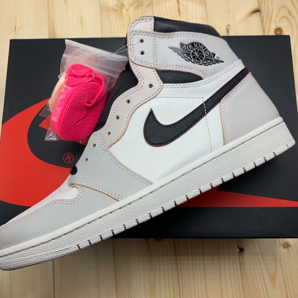 *SOLD*New Nike Air Jordan 1 High OG Defiant NYC - Picture 6 of 7